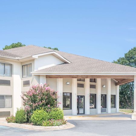 Days Inn & Suites By Wyndham Brinkley Exteriér fotografie