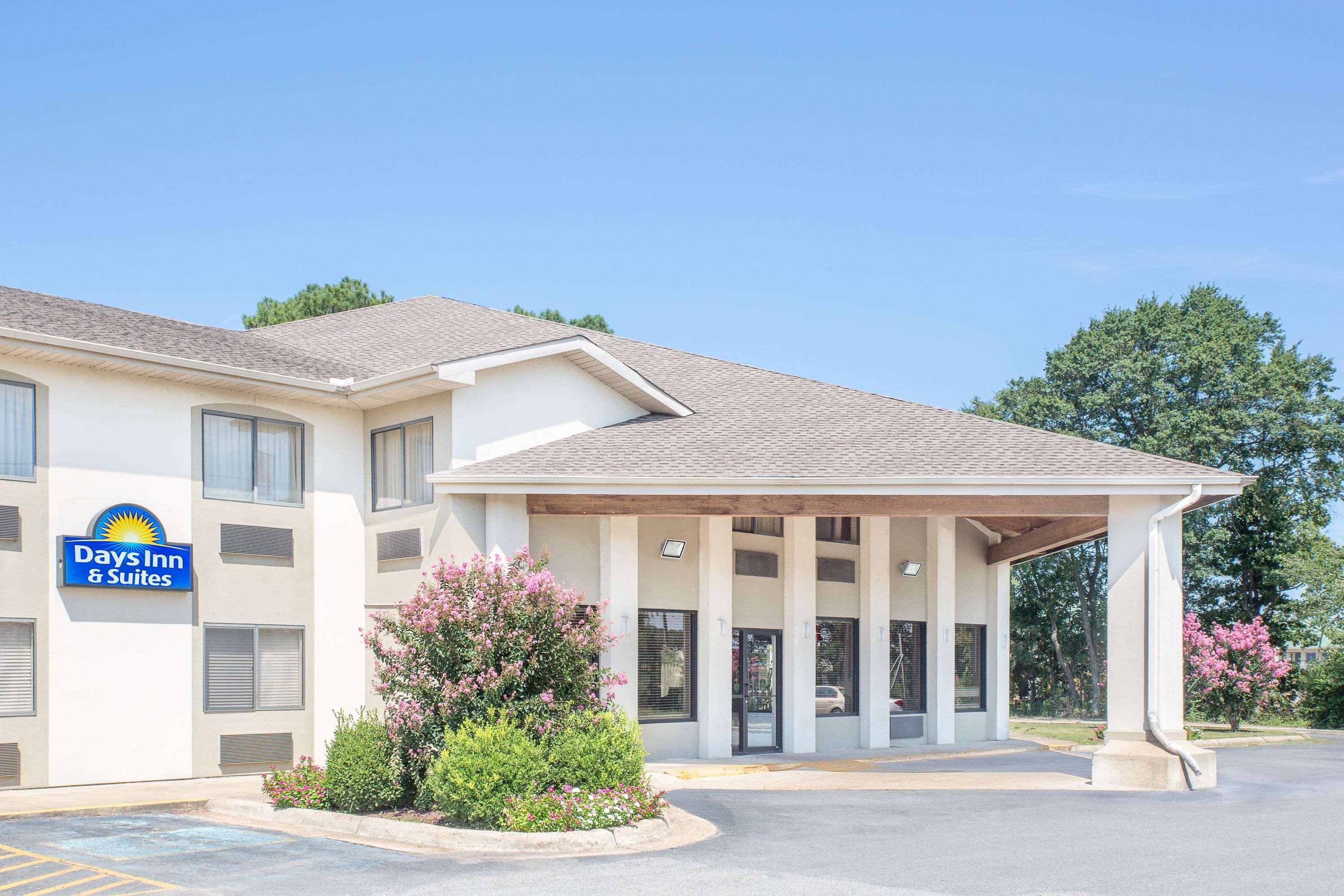 Days Inn & Suites By Wyndham Brinkley Exteriér fotografie